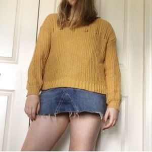 American Eagle, Yellow sweater